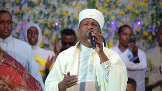 ብቻውን የሆነውን ሰው ቀሲስ አሸናፊ